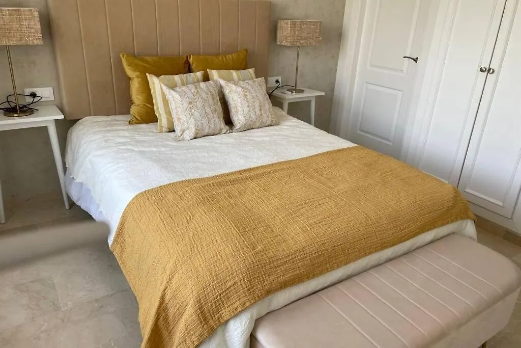 Apartamento En Playa Real, En 1ª Linea De Playa Marbella 0*,  Spain