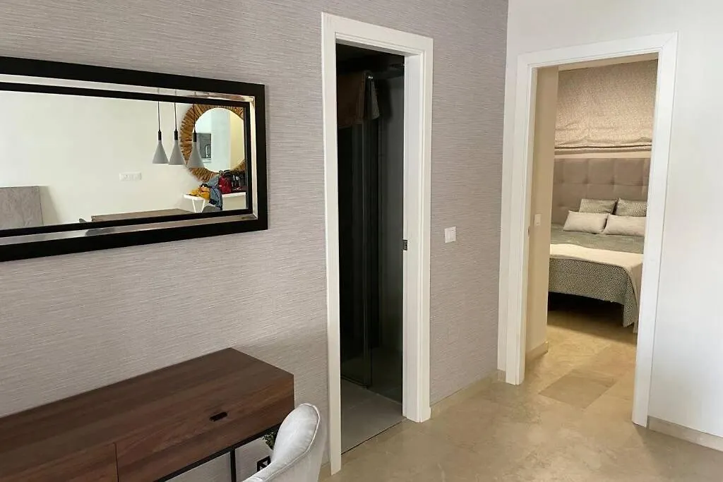 Apartamento En Playa Real, En 1ª Linea De Playa Marbella Spain