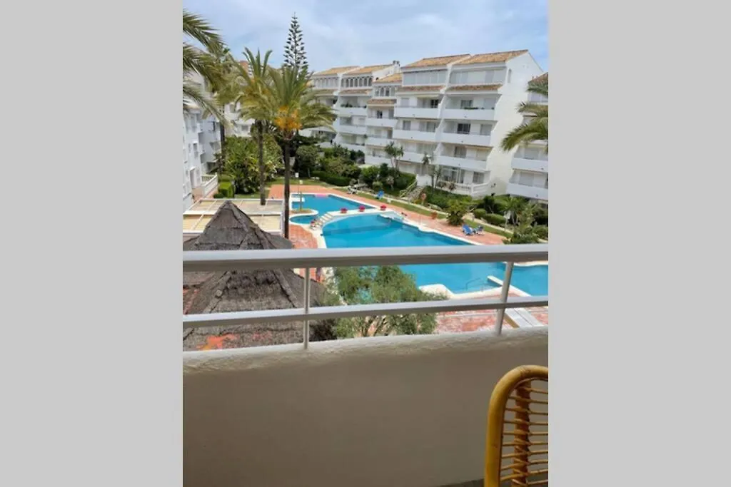 Apartamento En Playa Real, En 1ª Linea De Playa Marbella